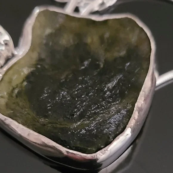 Moldavite Pendant necklace-Moldavite Jewelry -Unisex necklace - Picture 2 of 7